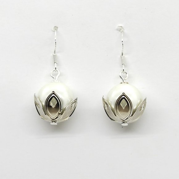 Linda Rae Clark Designs Jewelry - Fat White Drop Earrings